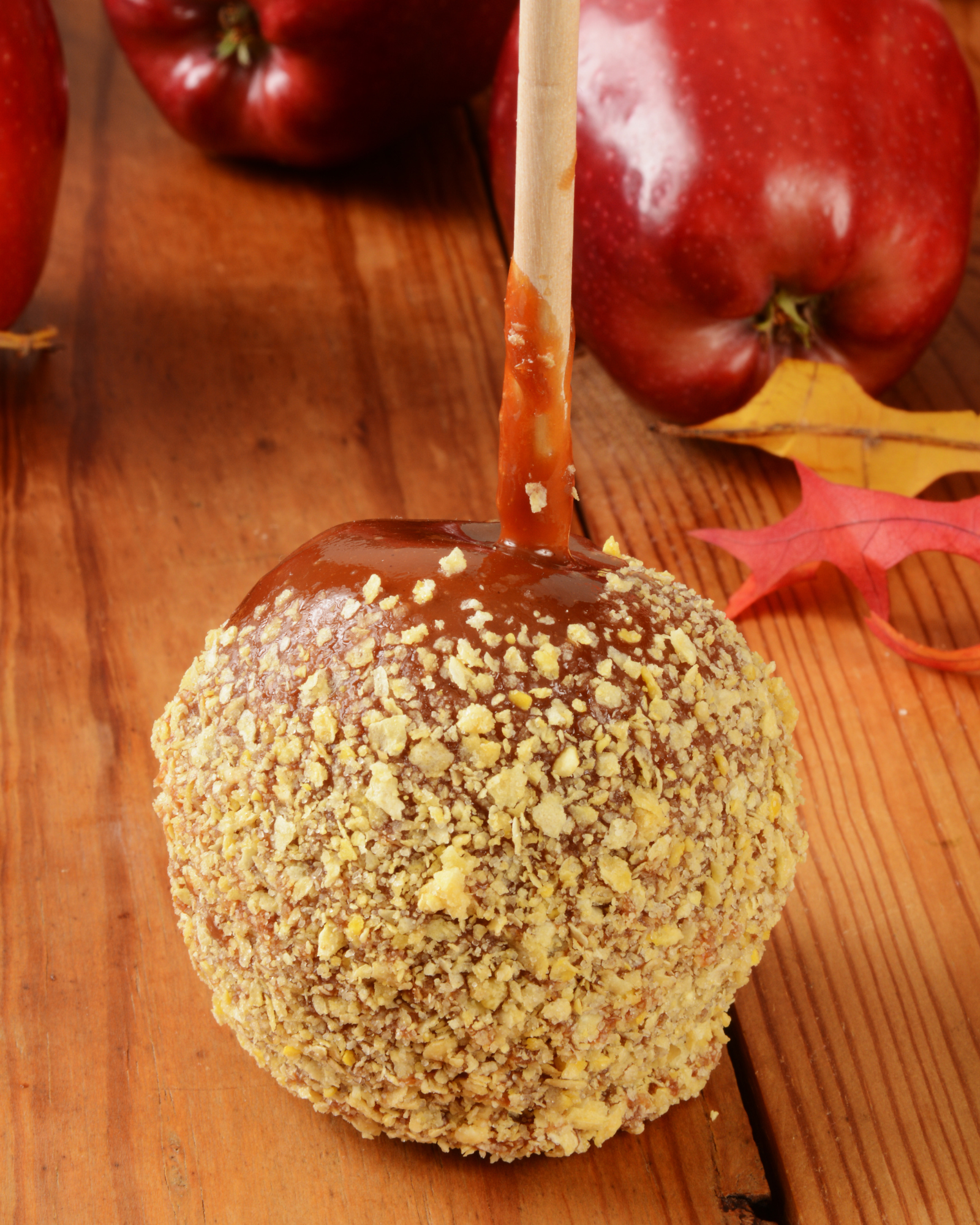 Apple coated with nuts and caramel sauce. Apple Caramel Crisp fragrance oil by Scentivore. 