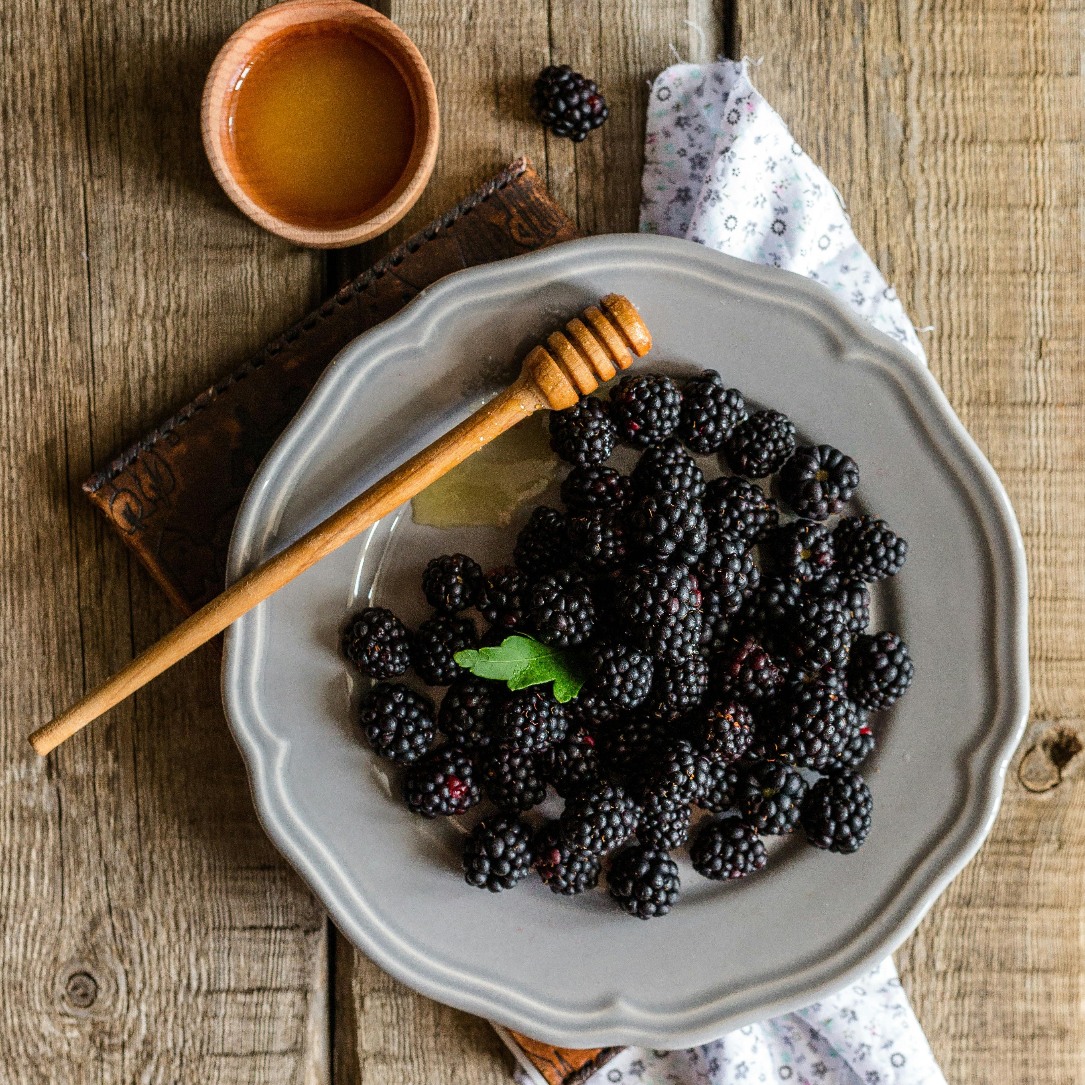 Fresh blackberries for pie-baking. Fresh Blackberry Pie fragrance oil by Scentivore. For soap and candles. 