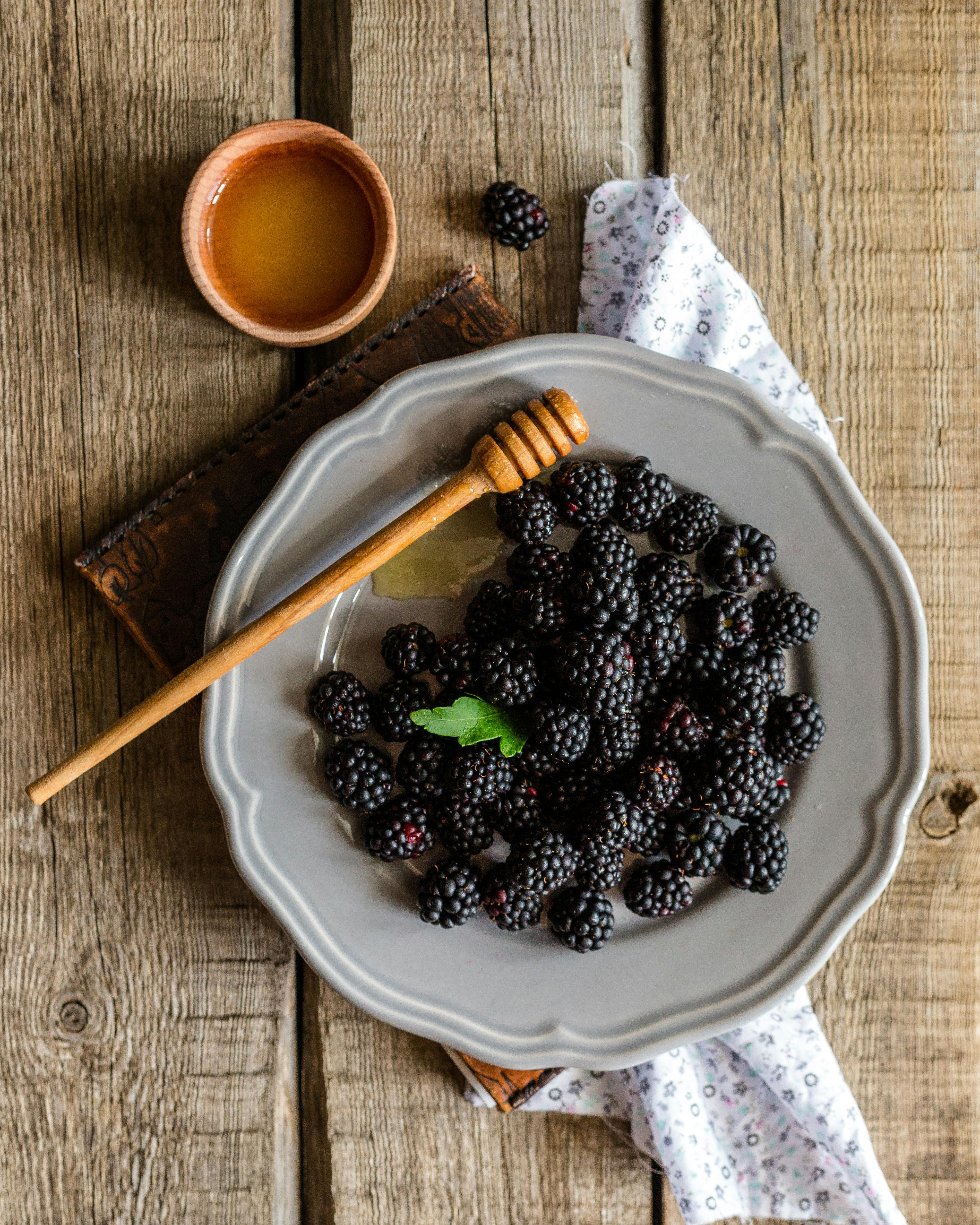 Fresh blackberries for pie-baking. Fresh Blackberry Pie fragrance oil by Scentivore. For soap and candles. 