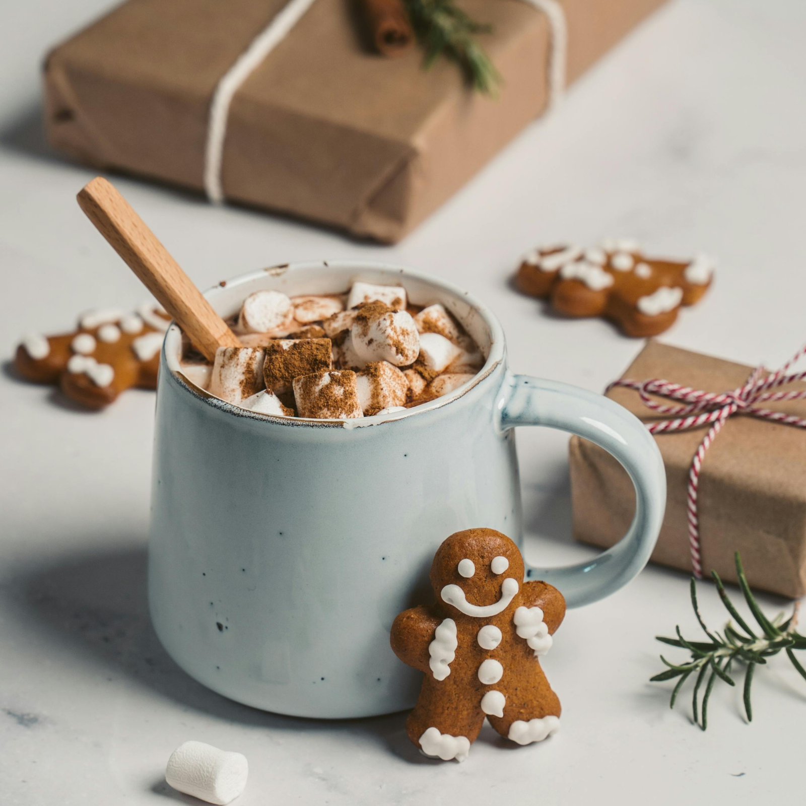 Hot cocoa and gingerbread cookies. Gingerbread Cookies scent fragrance oil. For soap and candle making.