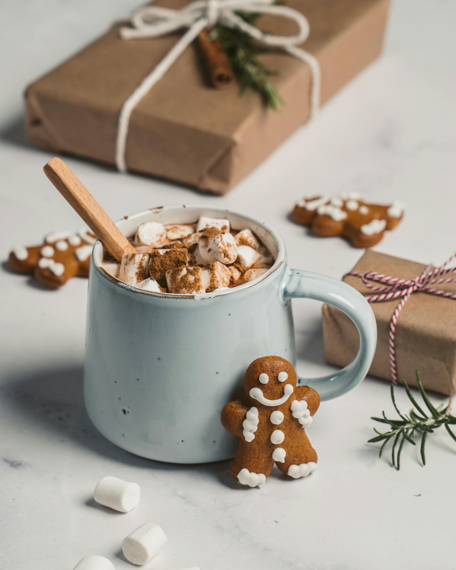 Hot cocoa and gingerbread cookies. Gingerbread Cookies scent fragrance oil. For soap and candle making.